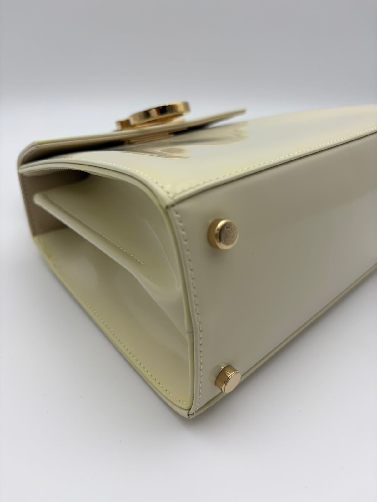 フェラガモ ガンチーニ